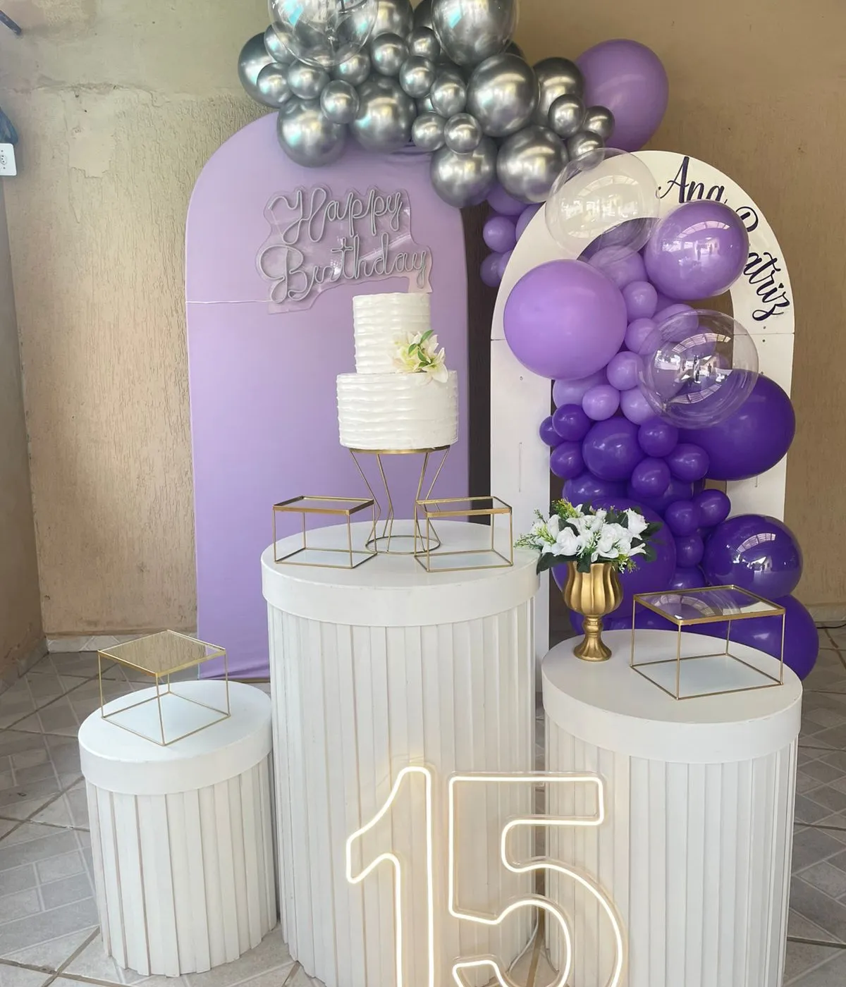 Ana Beatriz · Branco e Roxo