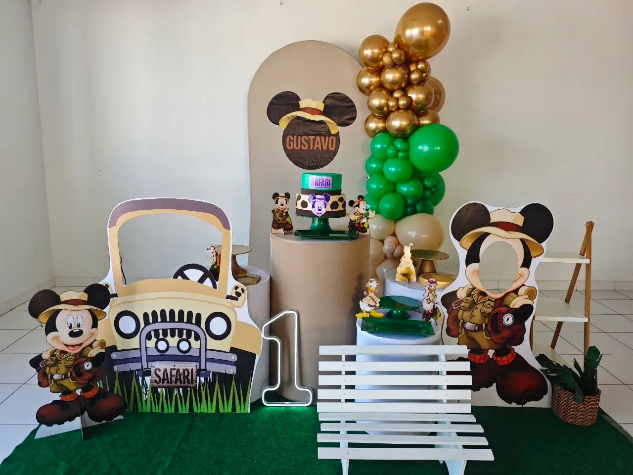 Mickey Safari · Gustavo · 1 aninho